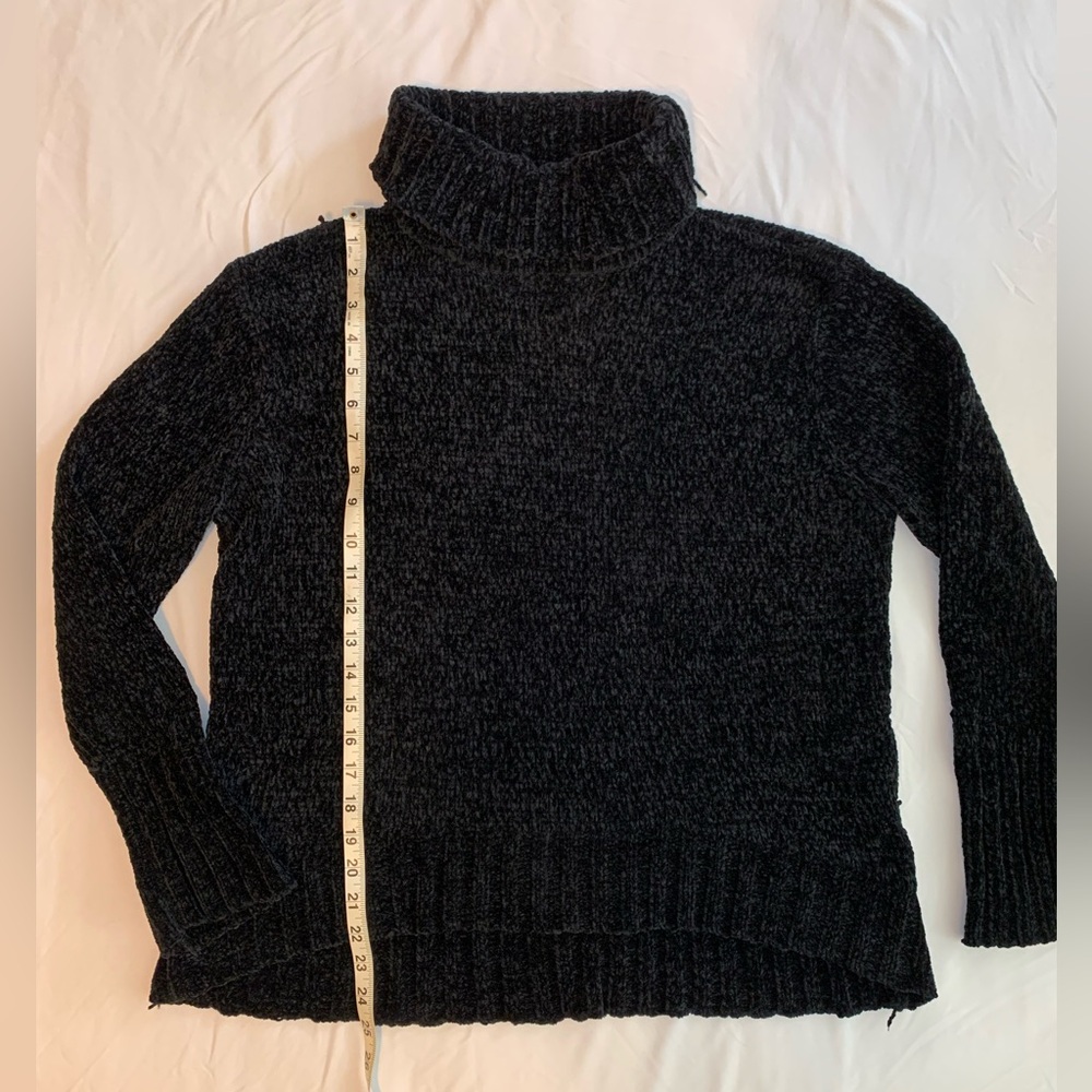 Black, oversize knit, women’s turtleneck sweater size medium
